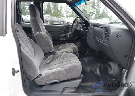 2002 GMC Sonoma Sl z USA, uszkodzony, nr VIN 1GTCS19W528164255